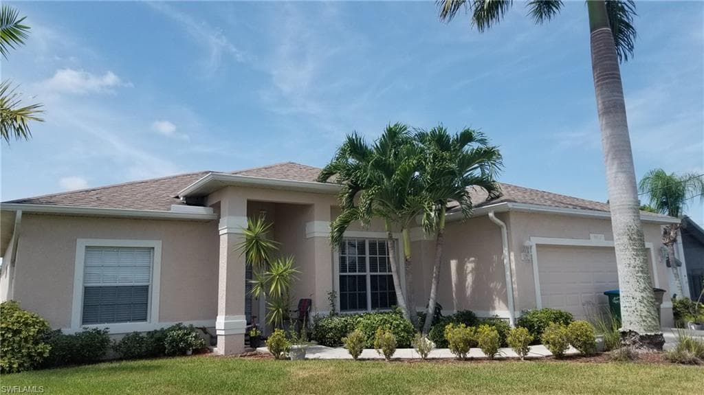 902 SW 21st LN CAPE CORAL, FL 33991