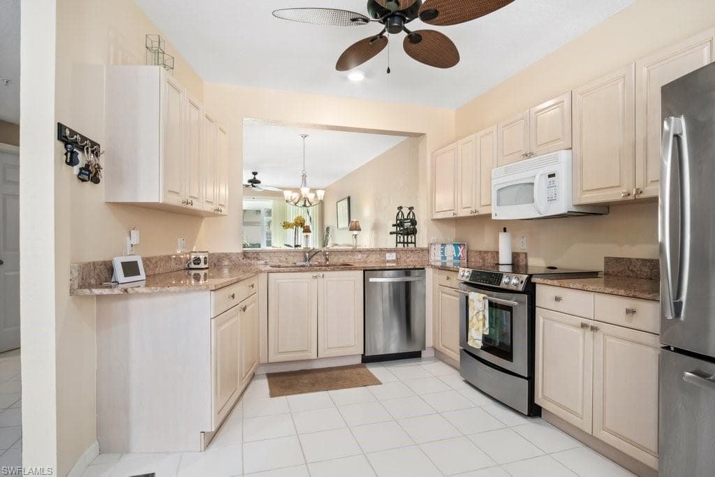 9060 Michael CIR 409 NAPLES, FL 34113