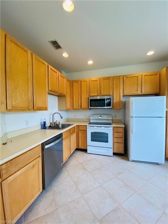 7840 Sandpine CT 2101 NAPLES, FL 34104