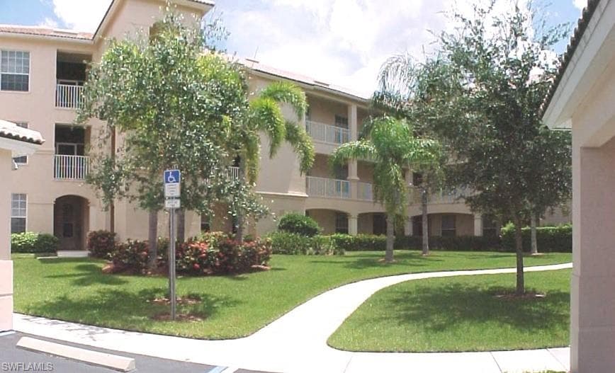 17020 Willowcrest WAY 105 FORT MYERS, FL 33908