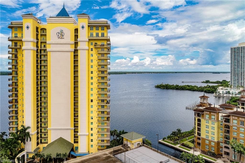2797 1st ST 403 FORT MYERS, FL 33916