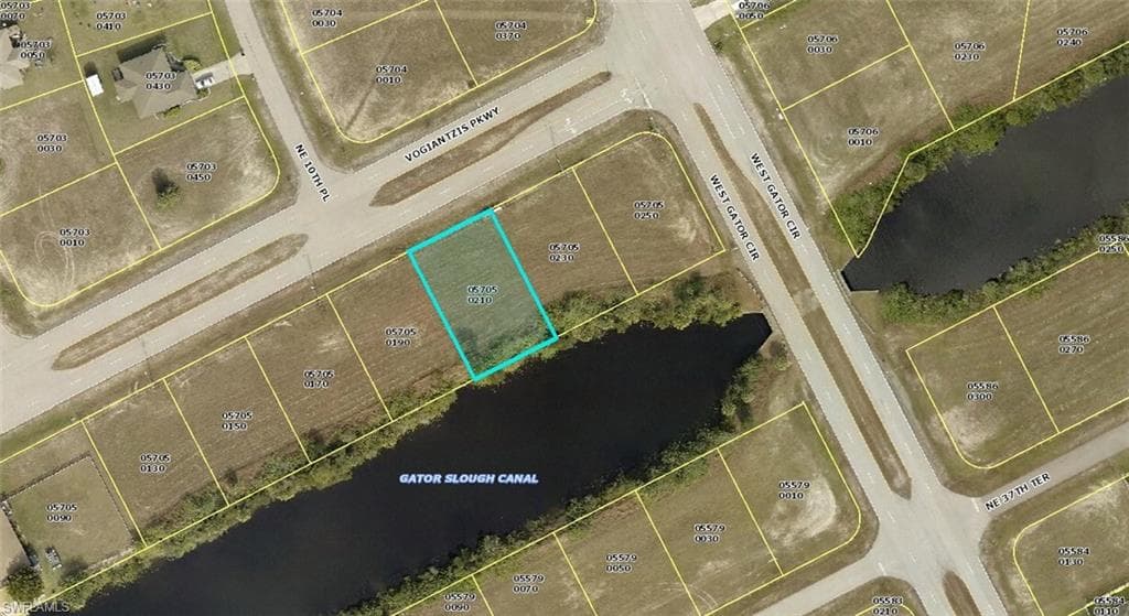 1018 Vogiantzis PKY CAPE CORAL, FL 33909
