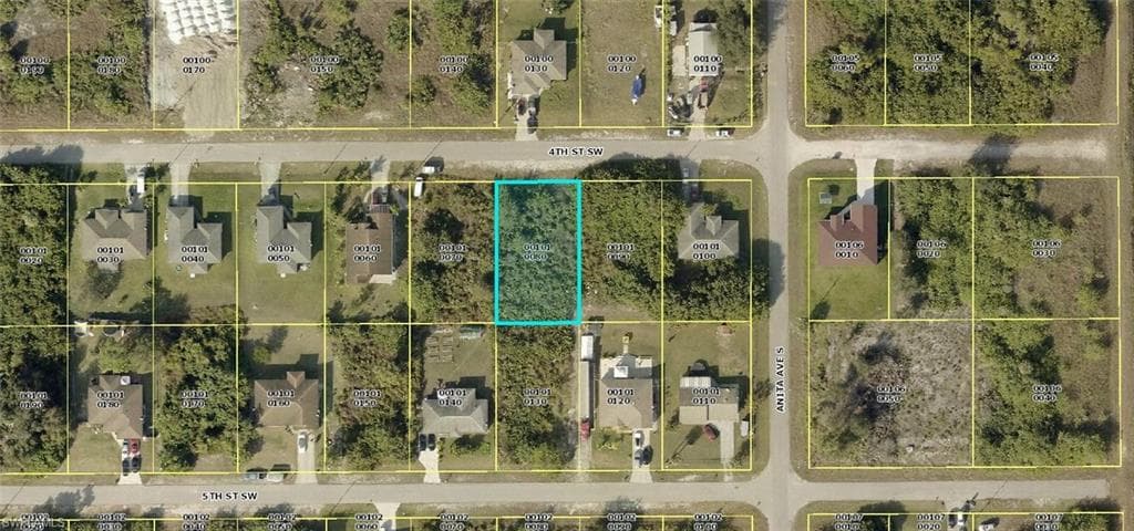 2605 4th ST SW LEHIGH ACRES, FL 33976