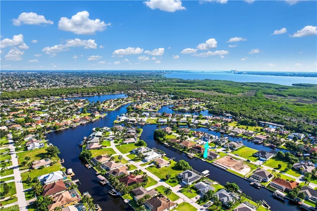 2215 SE 20th AVE CAPE CORAL, FL 33990
