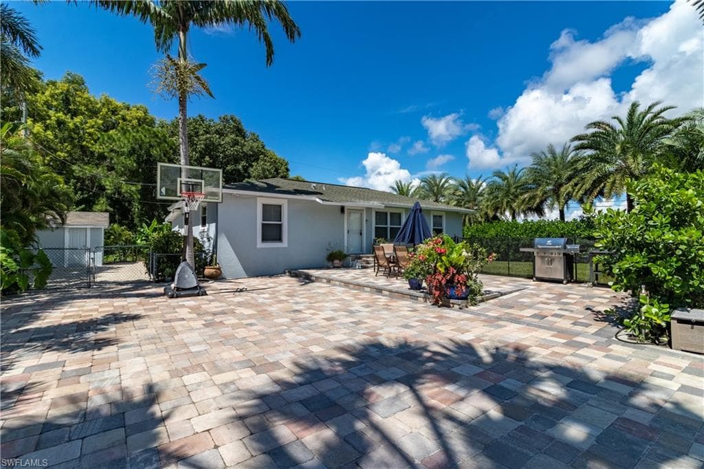 7072 Sundiet BLVD BOKEELIA, FL 33922