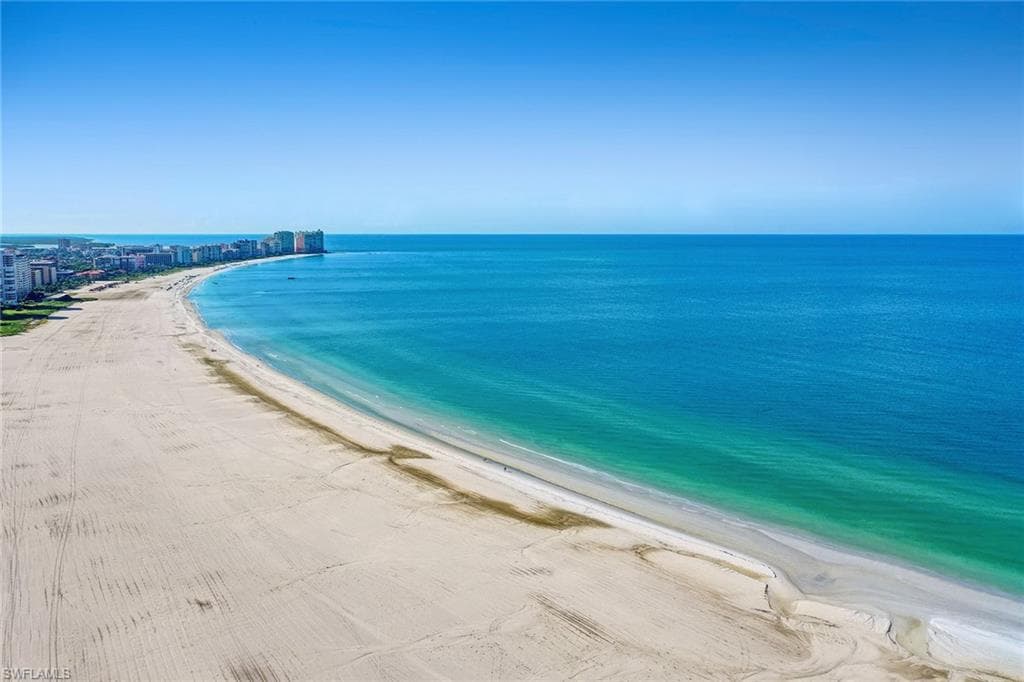 140 Seaview CT 401N MARCO ISLAND, FL 34145