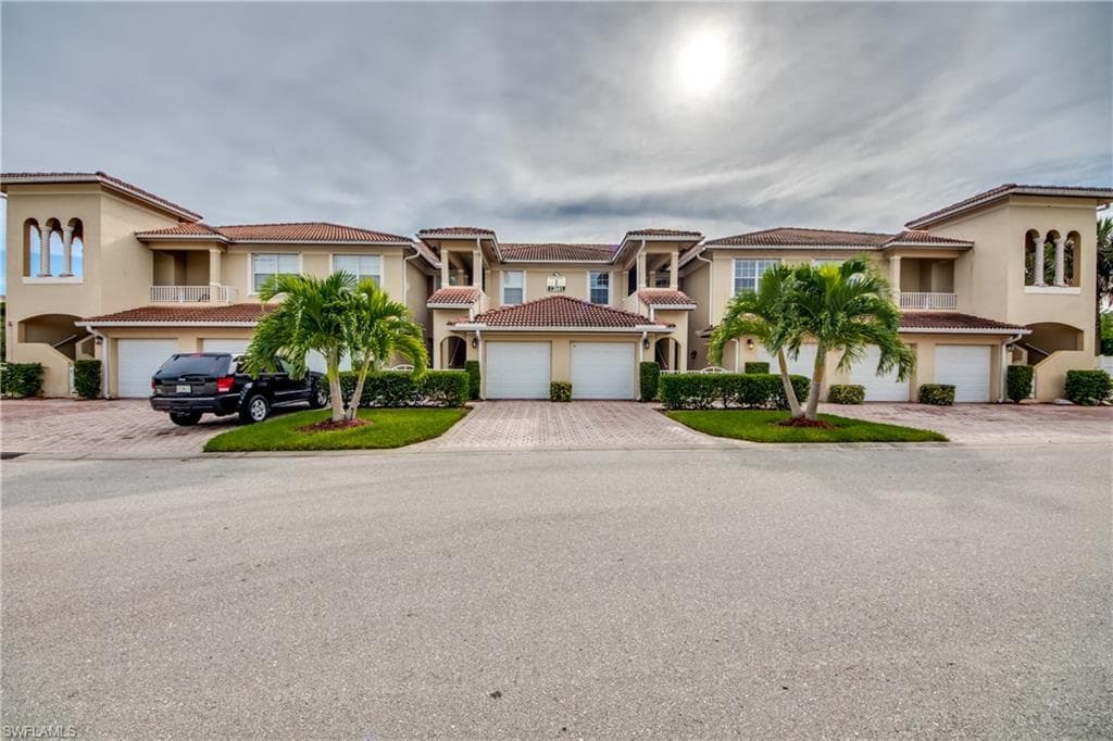 12601 Las Olas LN 111 FORT MYERS, FL 33919