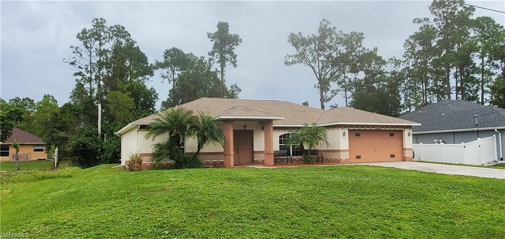 5546 Burr ST LEHIGH ACRES, FL 33971