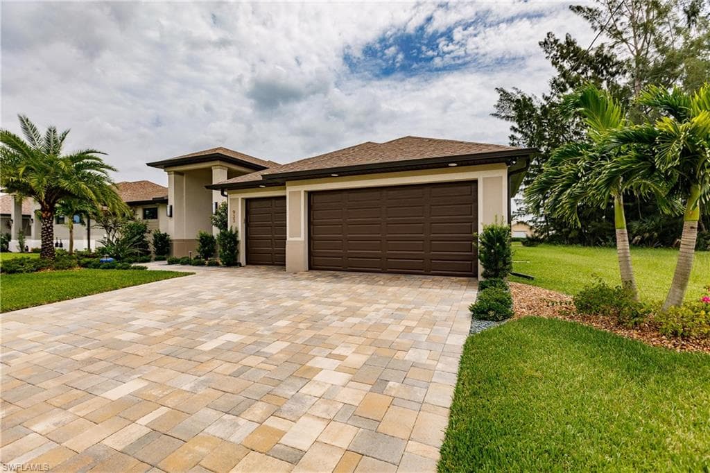 933 SW 6th AVE CAPE CORAL, FL 33991