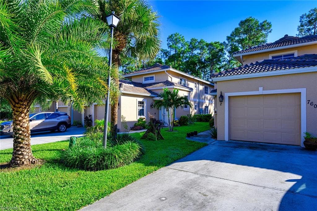 760 Luisa LN 2 NAPLES, FL 34104
