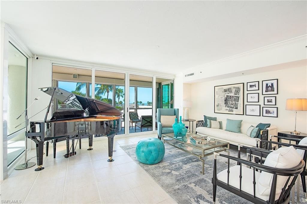 3971 Gulf Shore BLVD N 302 NAPLES, FL 34103