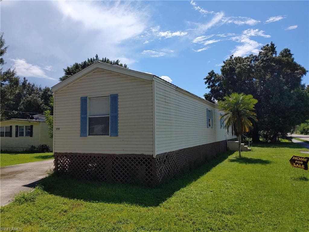 255 Clark ST NORTH FORT MYERS, FL 33903