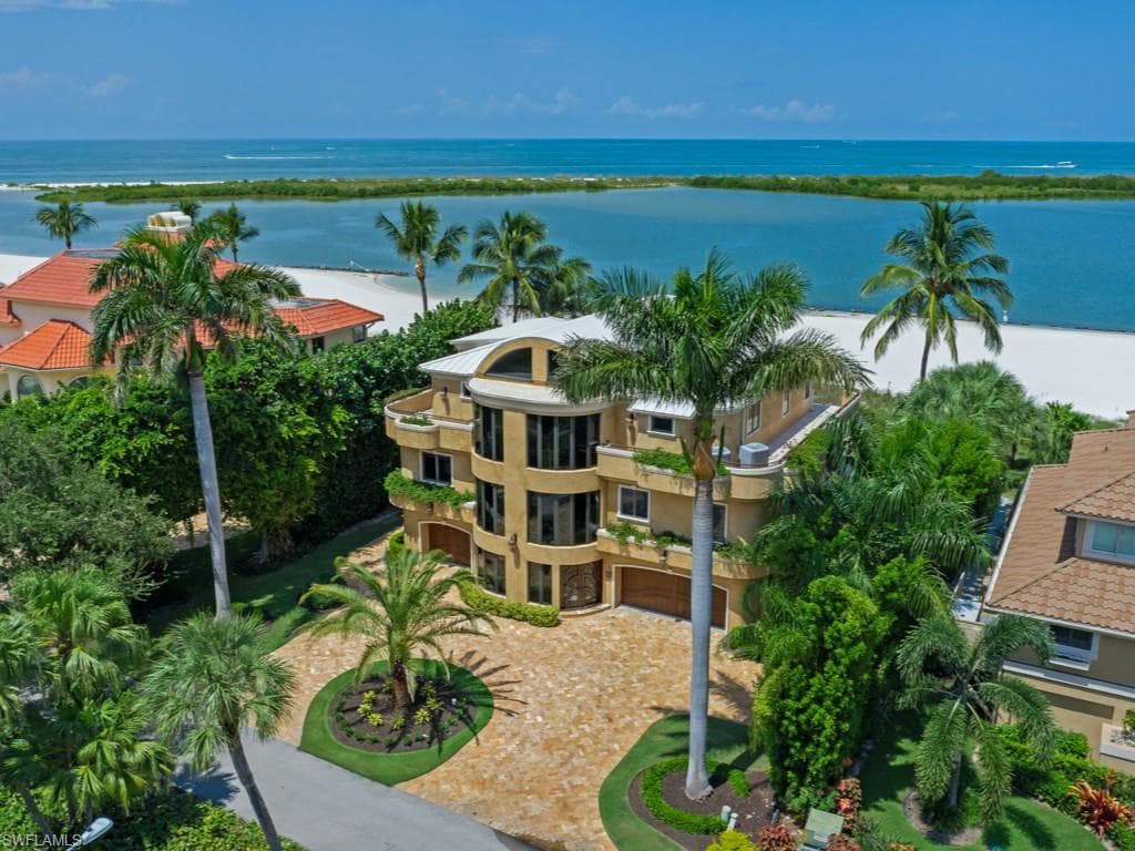 192 Beach DR MARCO ISLAND, FL 34145