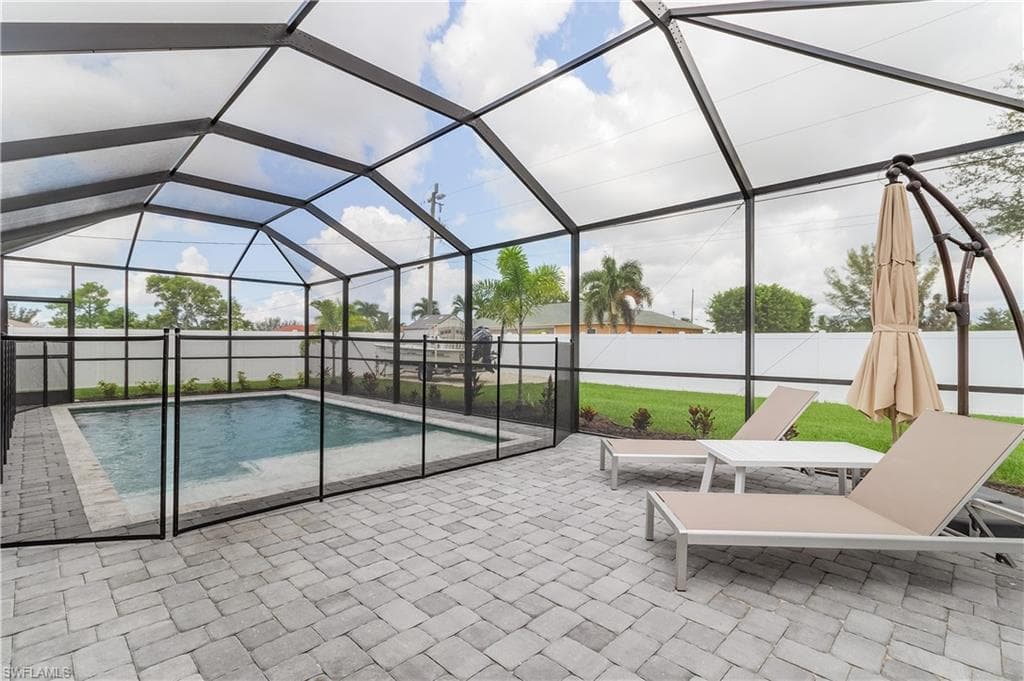 621 SW 21st TER CAPE CORAL, FL 33991