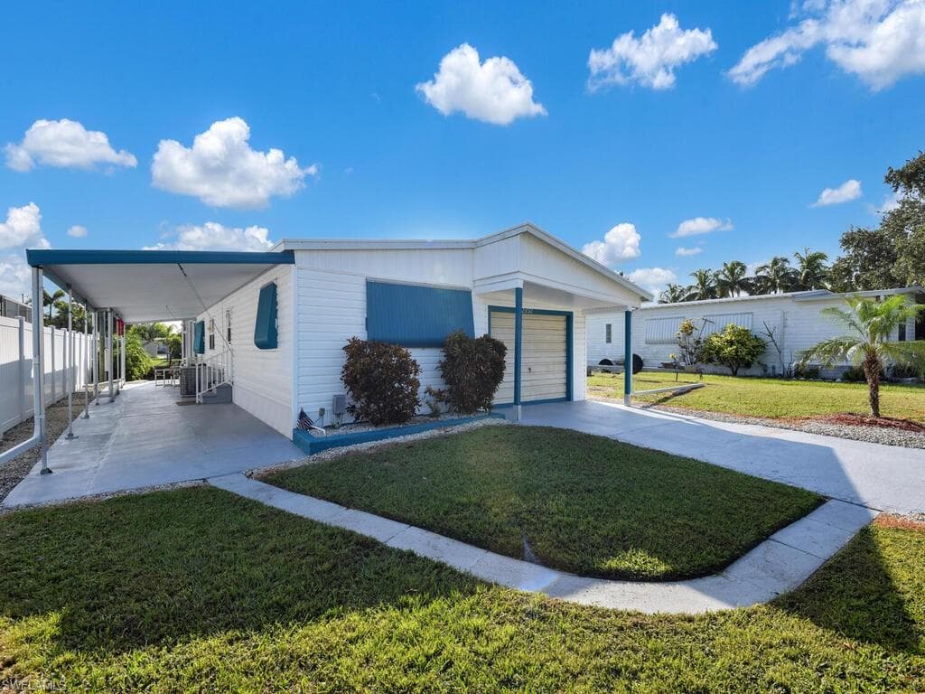 2692 Patterson CT ST. JAMES CITY, FL 33956