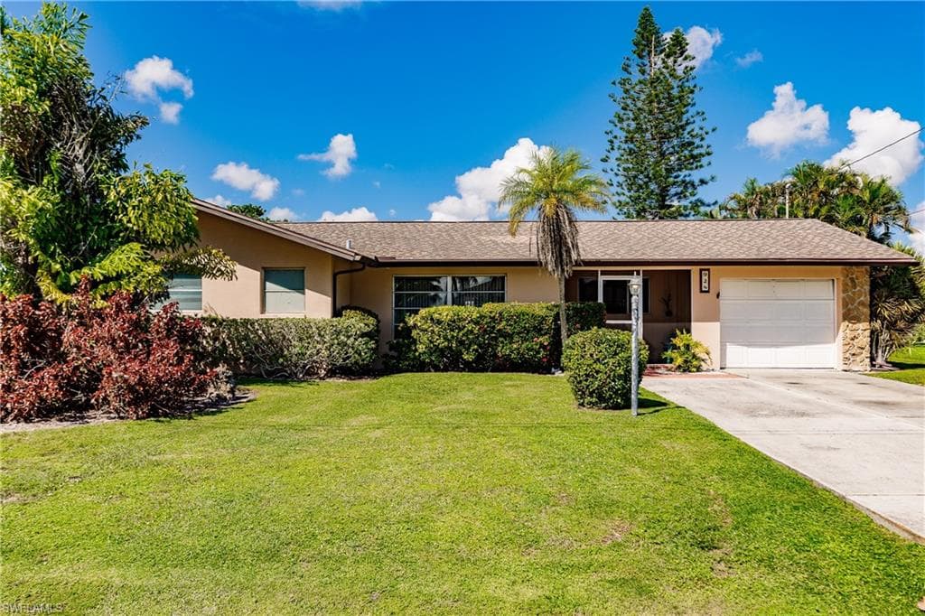 928 SE 20th PL CAPE CORAL, FL 33990
