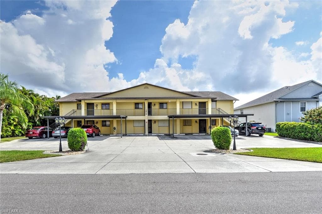 3919 SE 11th PL 202 CAPE CORAL, FL 33904