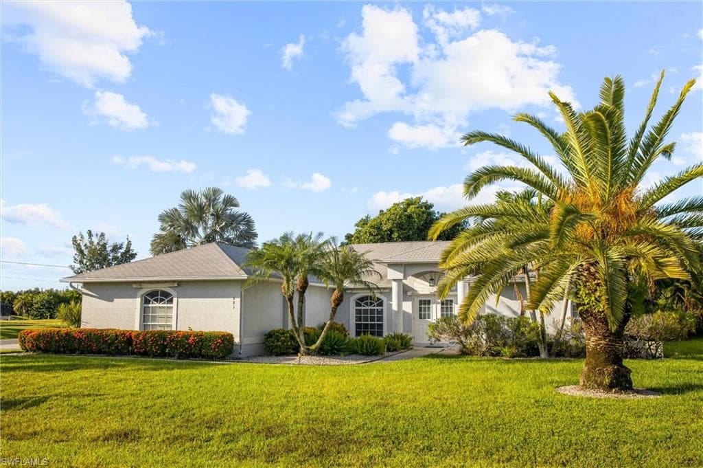 601 SE 19th ST CAPE CORAL, FL 33990