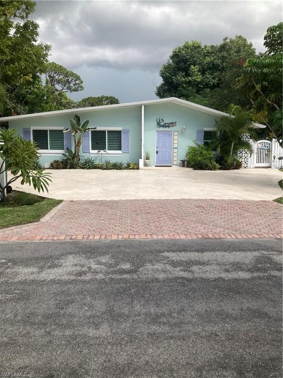 2263 Spruce ST NAPLES, FL 34112