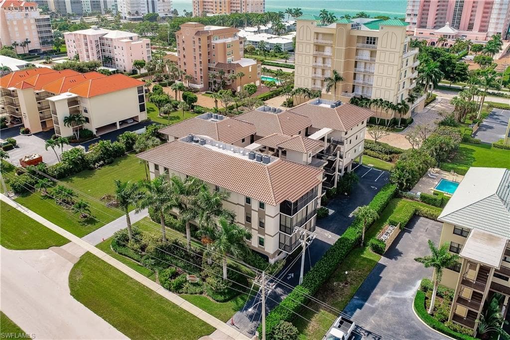 960 Swallow AVE 302 MARCO ISLAND, FL 34145
