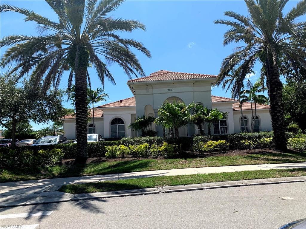 7050 Ambrosia LN U-3401 NAPLES, FL 34119