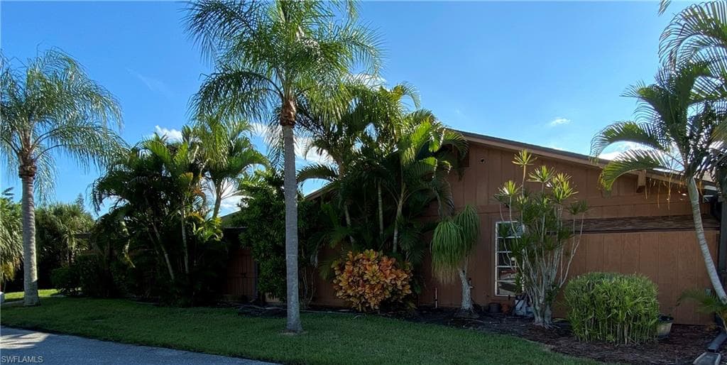 15524 Crystal Lake DR NORTH FORT MYERS, FL 33917