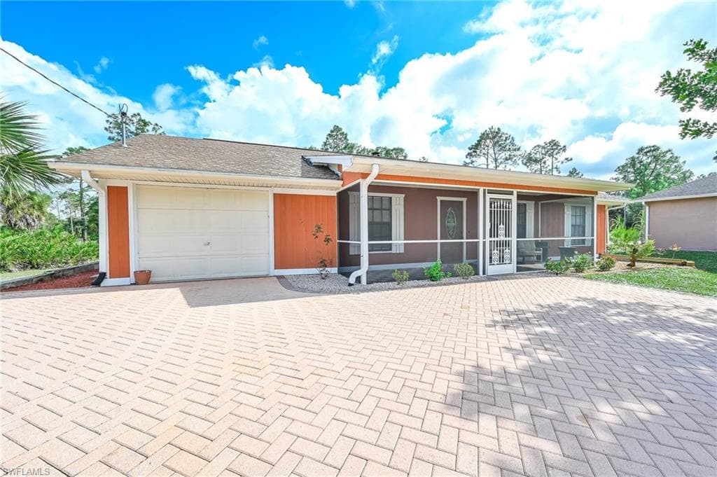 580 16th ST SE GOLDEN GATE, FL 34117