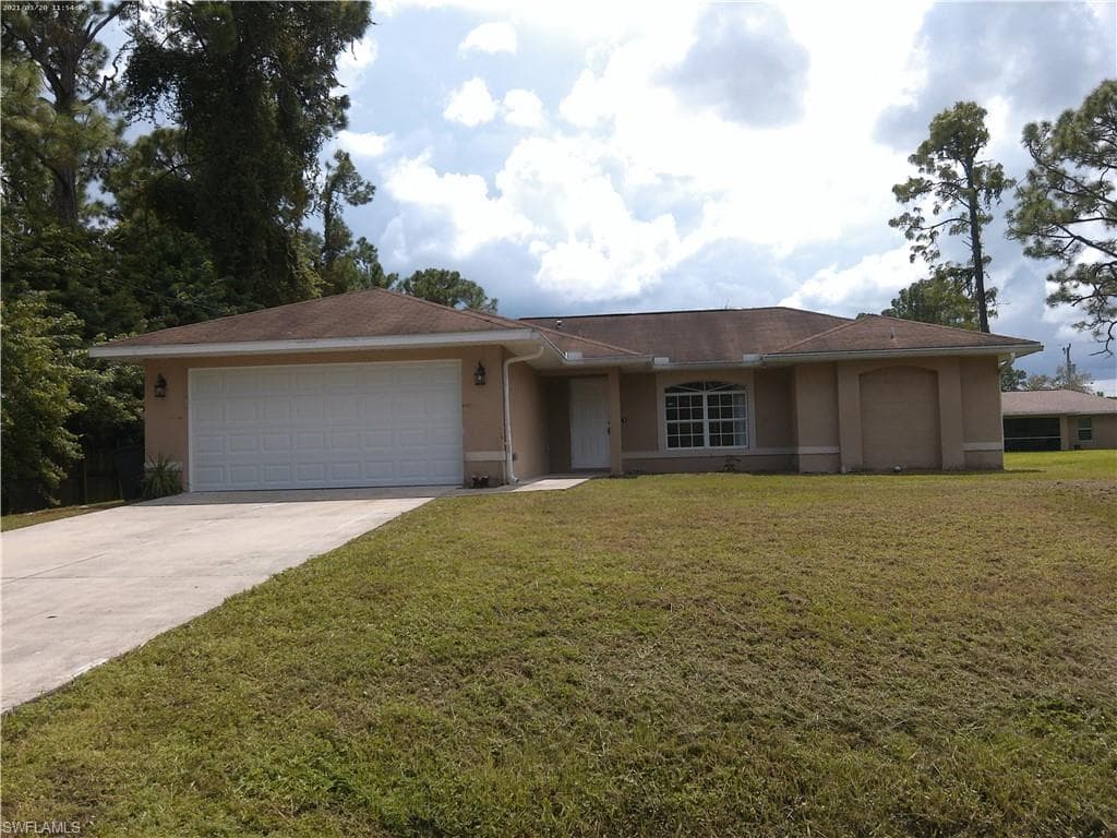 3107 20th ST W LEHIGH ACRES, FL 33971