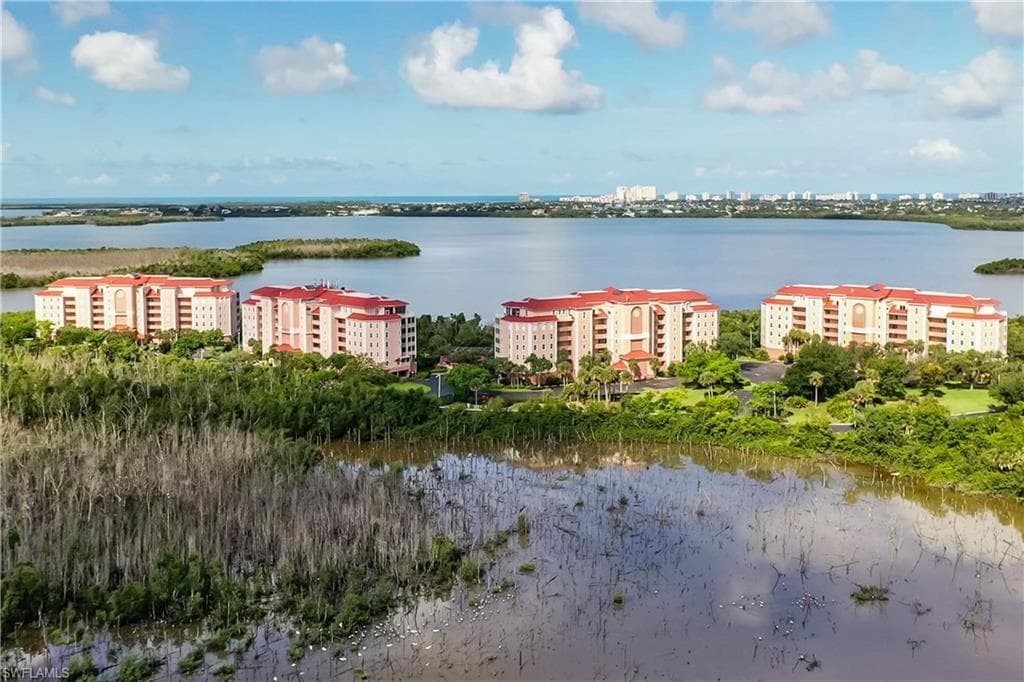 201 Vintage Bay DR B-11 MARCO ISLAND, FL 34145