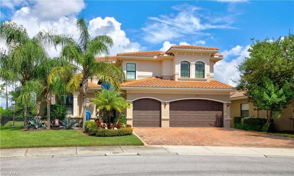 2940 Azure Bay CT NAPLES, FL 34119