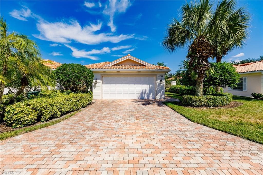 4755 San Carlo CT NAPLES, FL 34109