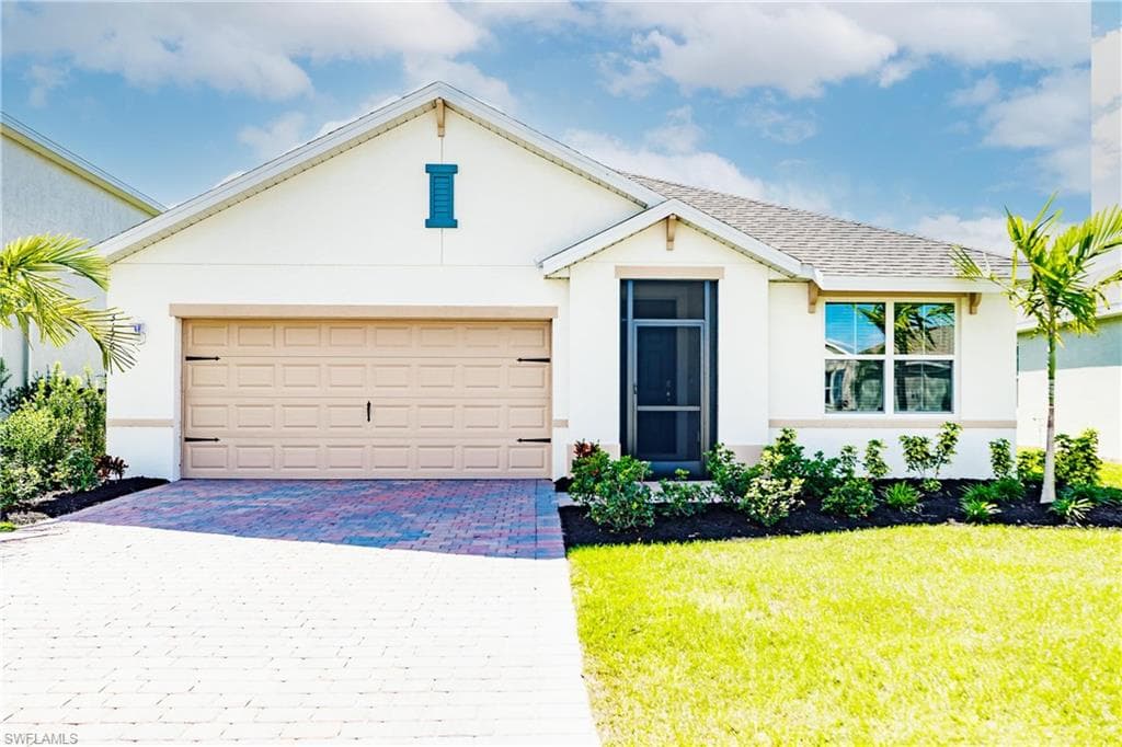 3176 Estancia LN CAPE CORAL, FL 33909