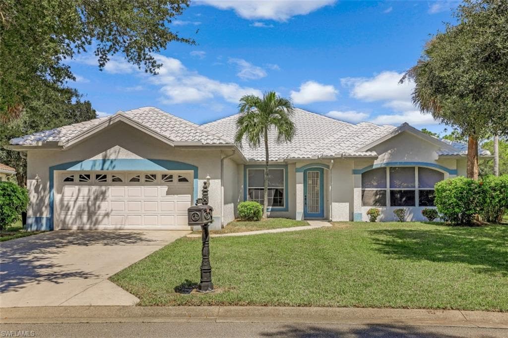11731 Pinewood Lakes DR FORT MYERS, FL 33913