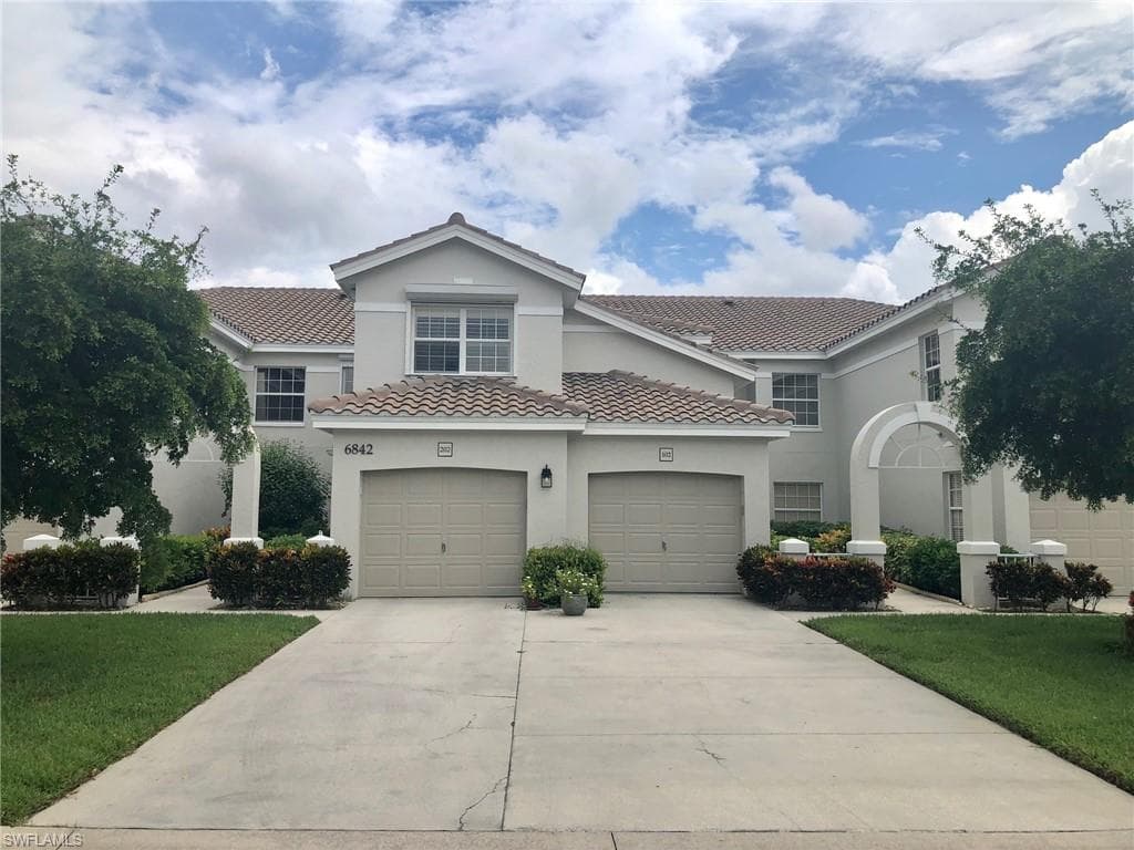 6842 Lantana Bridge RD 102 NAPLES, FL 34109