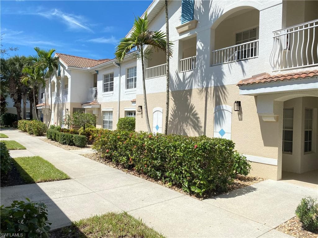 3035 Horizon LN 2203 NAPLES, FL 34109