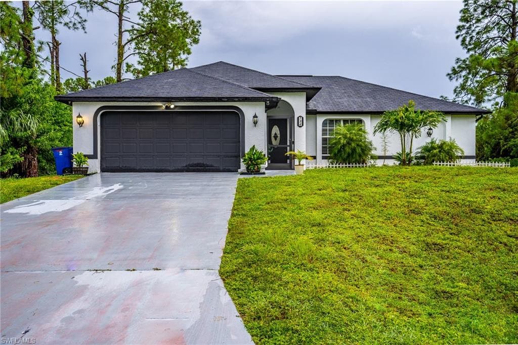 734 Chattman ST E LEHIGH ACRES, FL 33974