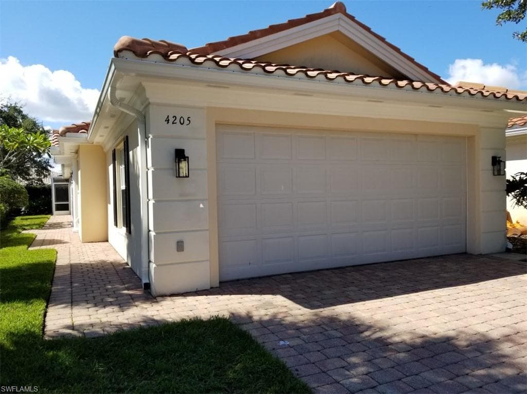 4205 Saint George LN NAPLES, FL 34119