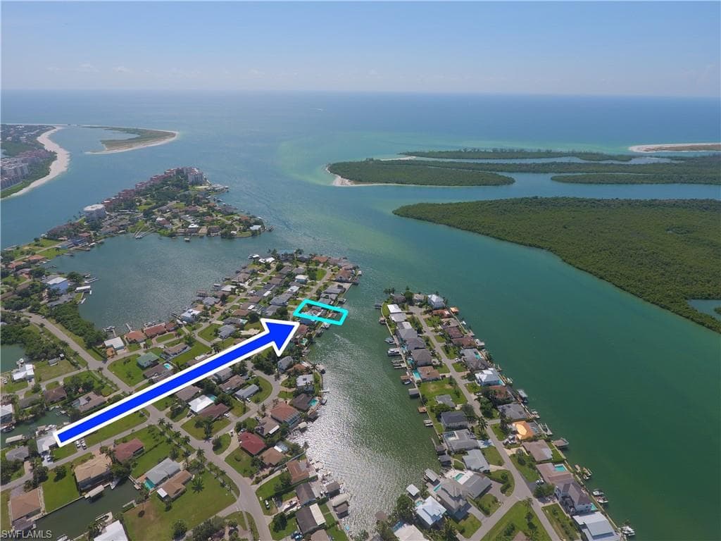 190 Tahiti CIR NAPLES, FL 34113
