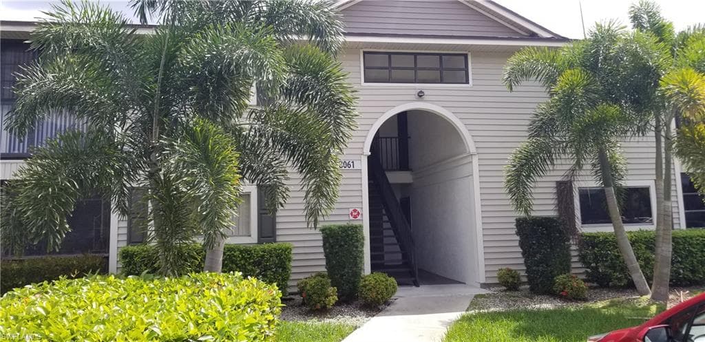 8061 Woods CIR 3 FORT MYERS, FL 33919