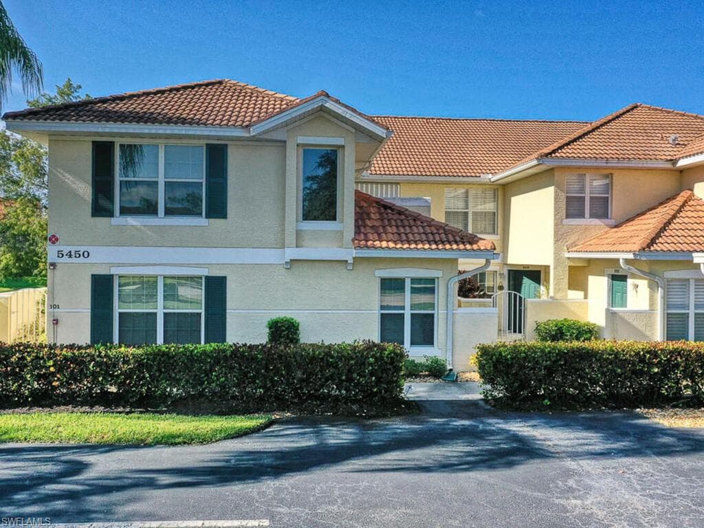 5450 Worthington LN 102 NAPLES, FL 34110