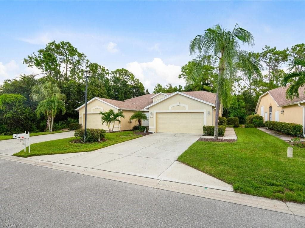5270 Whitten DR 48 NAPLES, FL 34104