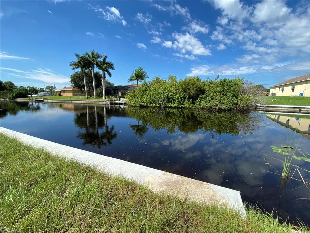 344 26th AVE CAPE CORAL, FL 33991