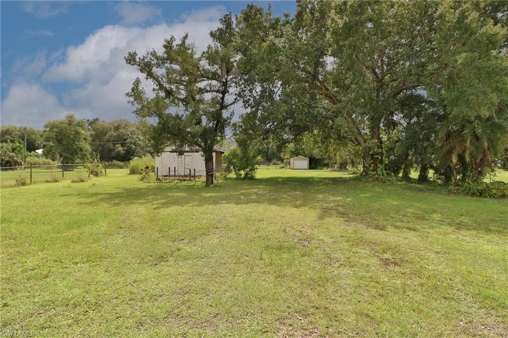 21480 Center ST ALVA, FL 33920