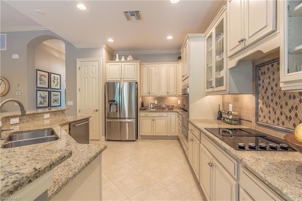 7739 Martino CIR NAPLES, FL 34112