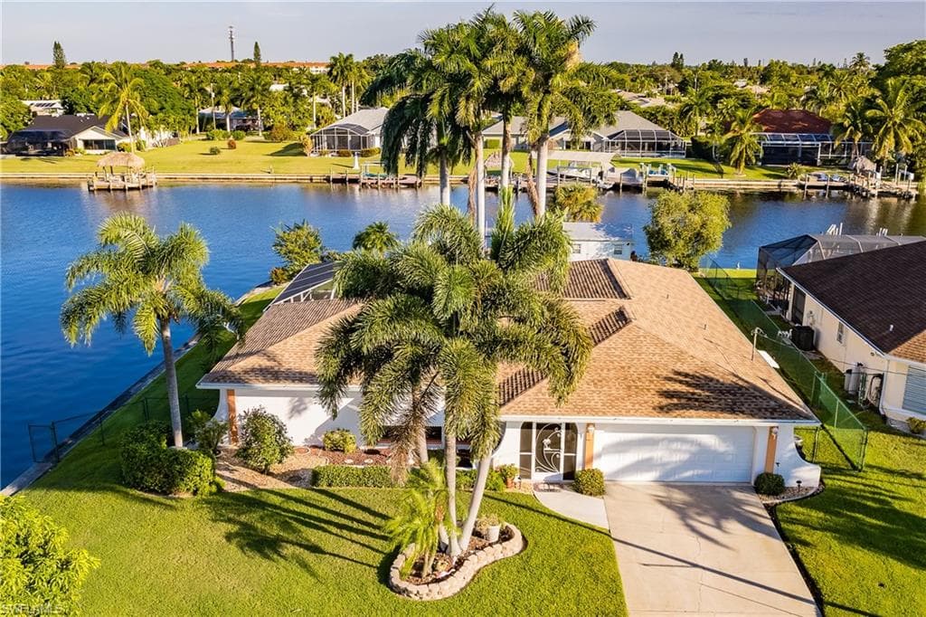 901 SE 43rd TER CAPE CORAL, FL 33904