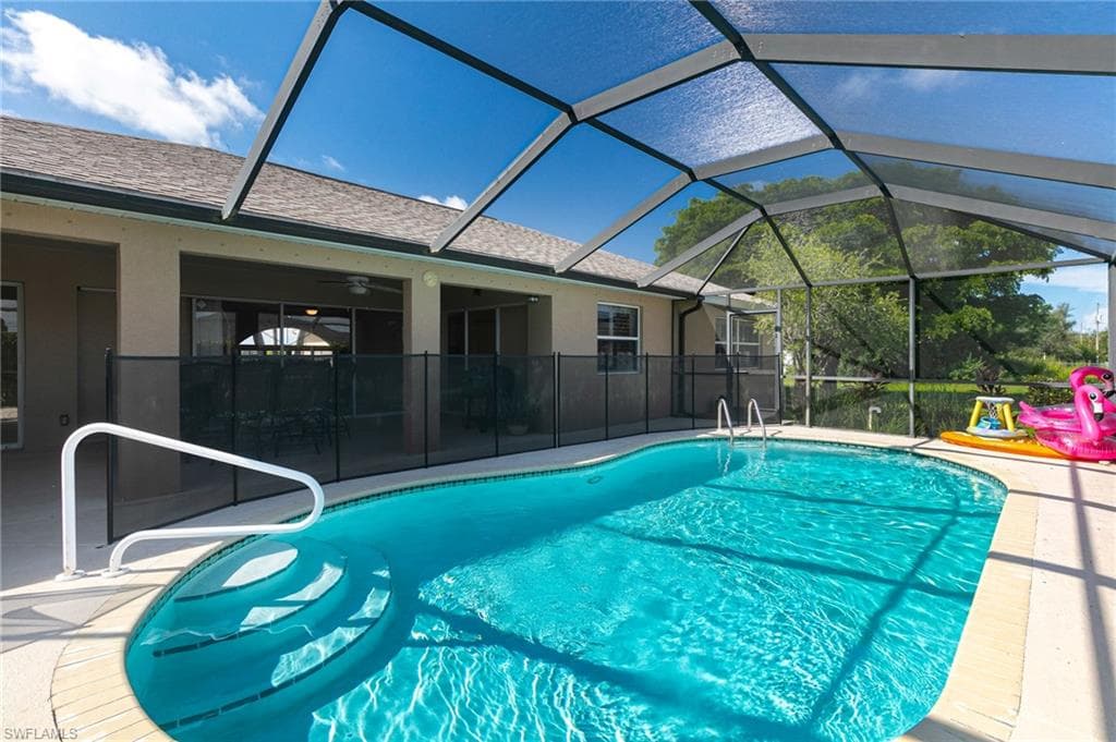 1427 SW 2nd ST CAPE CORAL, FL 33991