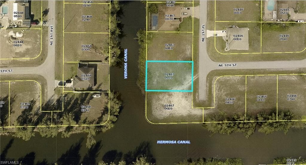 834 NE 1st PL CAPE CORAL, FL 33909