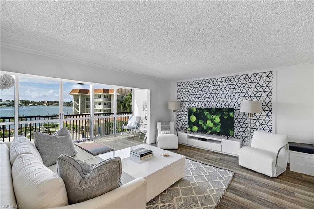 222 Harbour DR 308 NAPLES, FL 34103