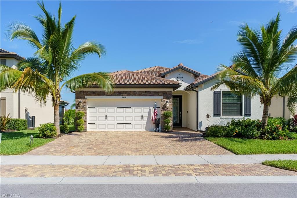 9418 Foxglove LN NAPLES, FL 34120