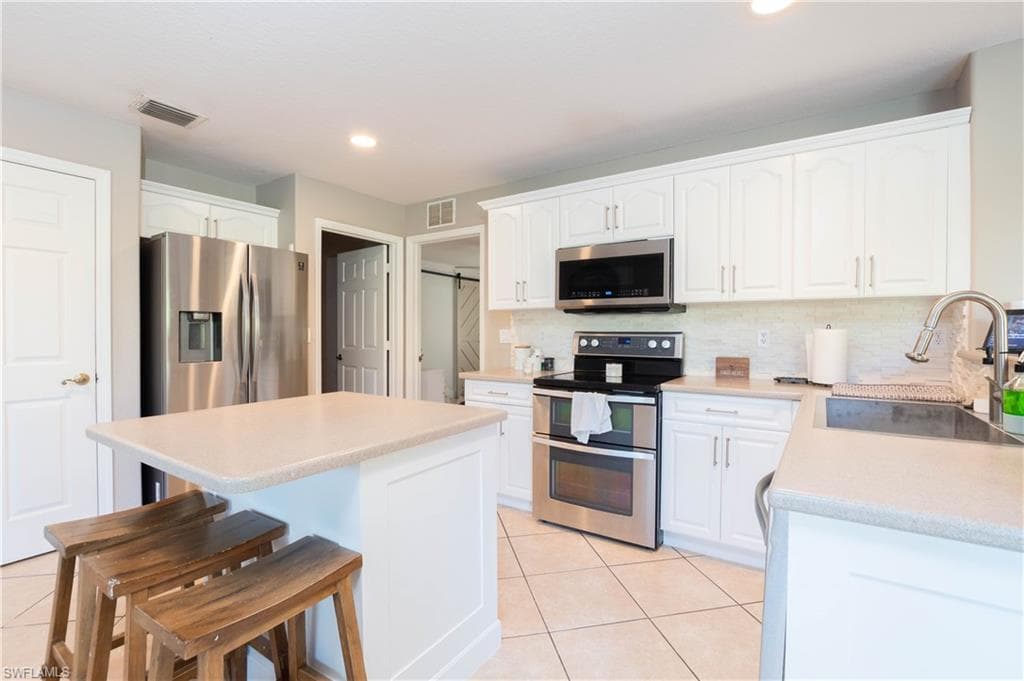 829 Hector LN LEHIGH ACRES, FL 33974